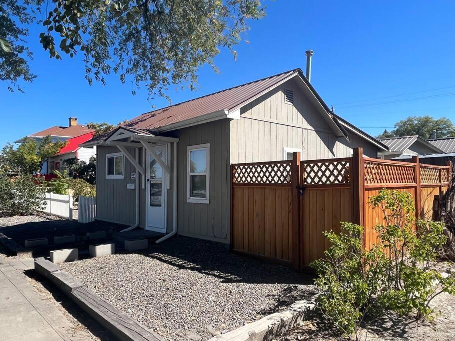 Cheerful Pet-Friendly Bungalow Right In Town Montrose Exterior foto
