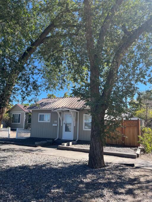 Cheerful Pet-Friendly Bungalow Right In Town Montrose Exterior foto